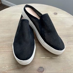 Black Universal Thread Slip-On Sneakers (Size 9.5)